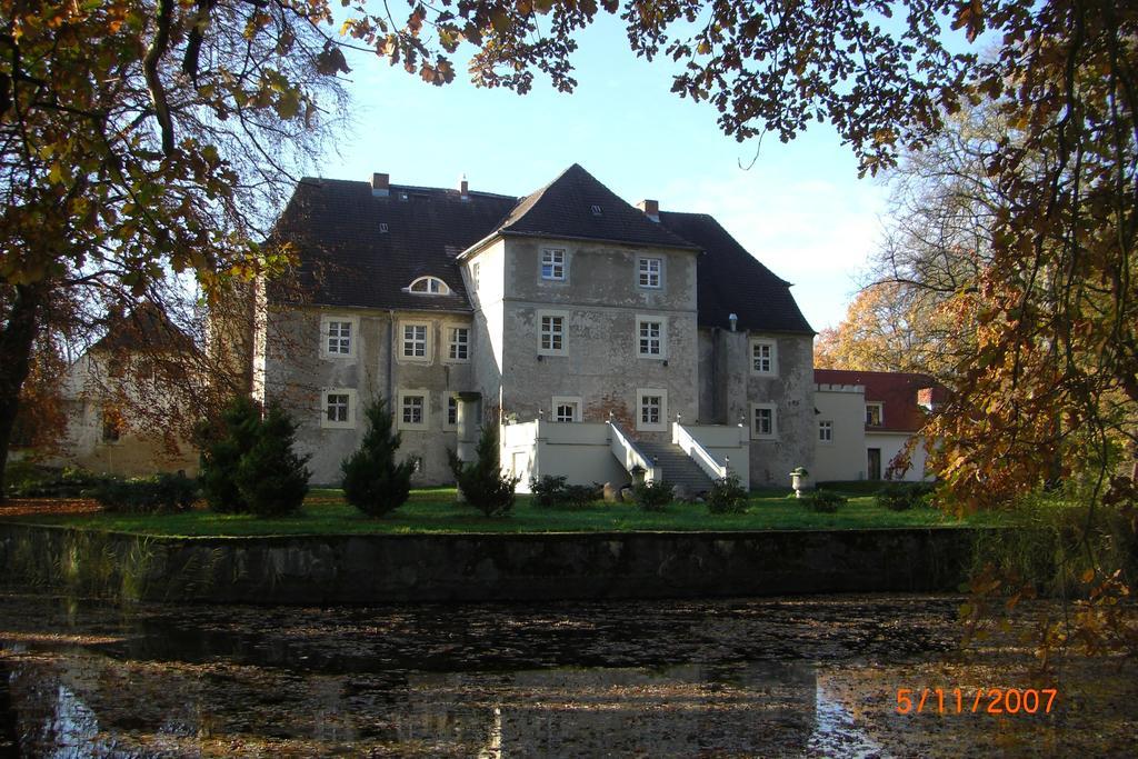 Hotel Wasserschloss Mellenthin Extérieur photo