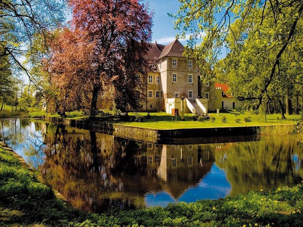 Hotel Wasserschloss Mellenthin Extérieur photo